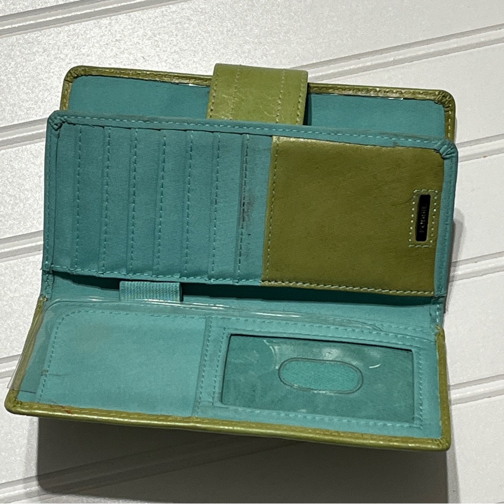Fossil Green Leather Snap Close Wallet - Picture 5 of 6
